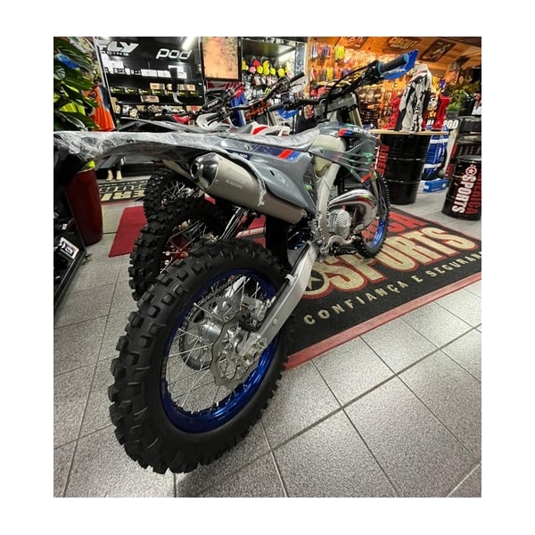 Product main image - 94bd55f4-aeab-4197-ab92-c61678ae3248