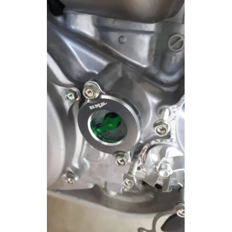 Segunda imagem do produto Tampa do Filtro de Óleo BMS C/ Visor Kawasaki KX450F 16/18 KX450 19/23 KX450SR 22 KX450X 22/23